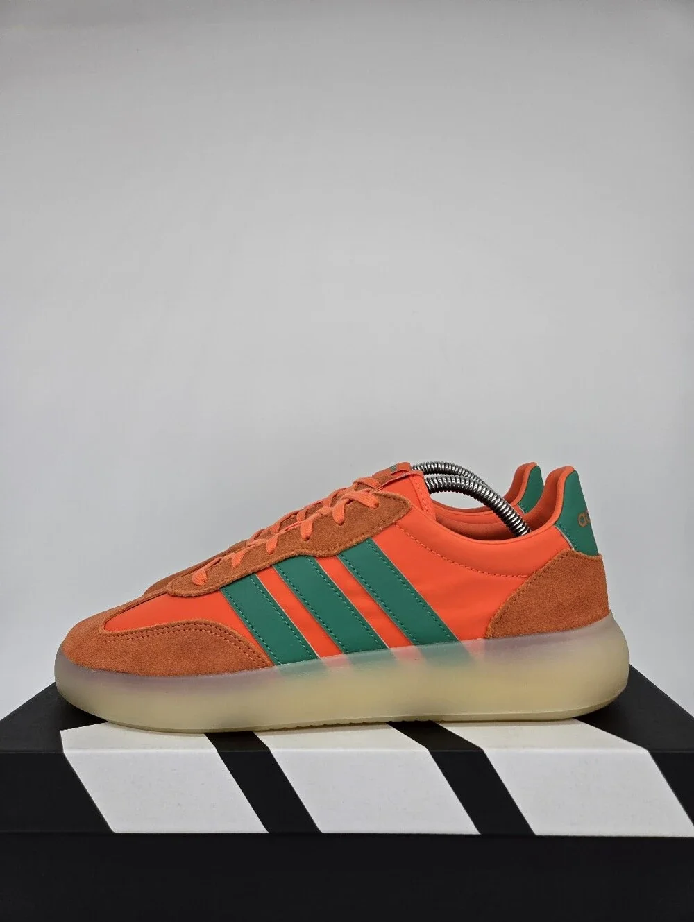 adidas Men's Barreda Decode JR3520 Semi Impact Orange Court Green Shoes Size 9.5